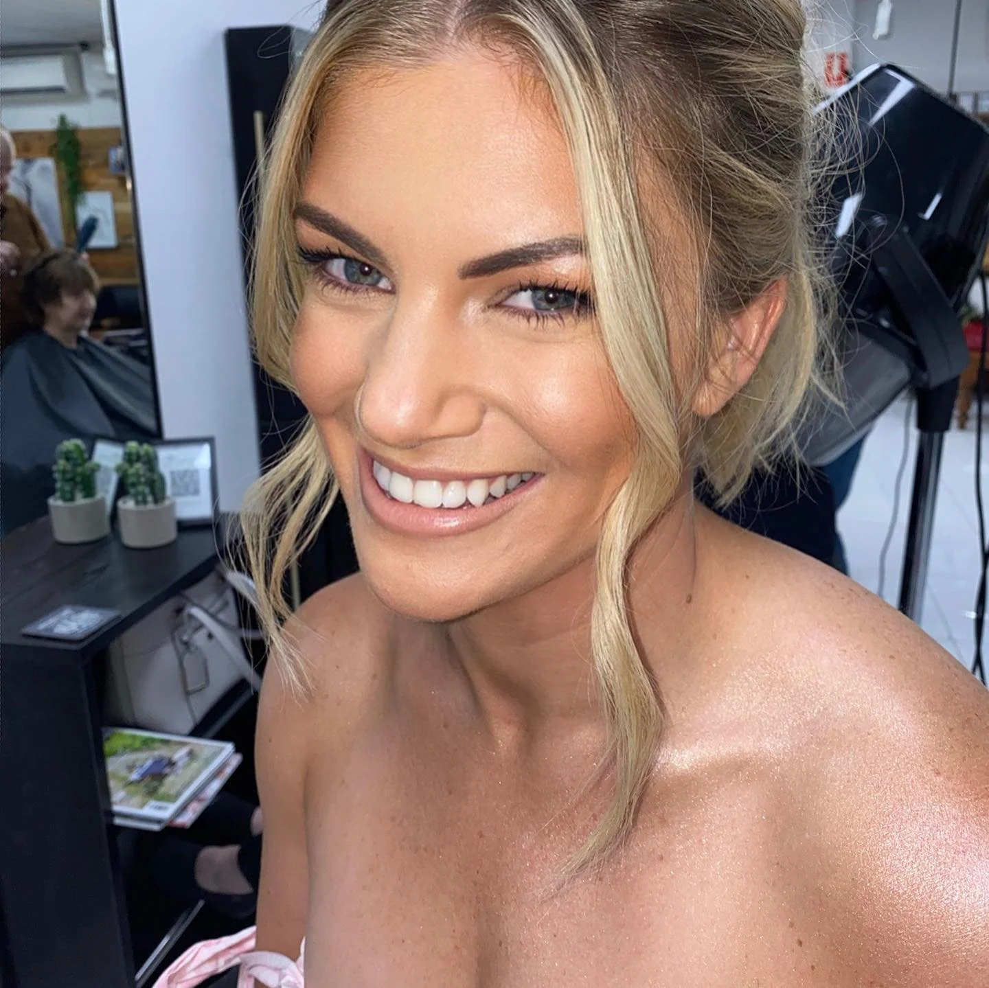 Soft glamorous event makeup created by Grace Studios CQ
