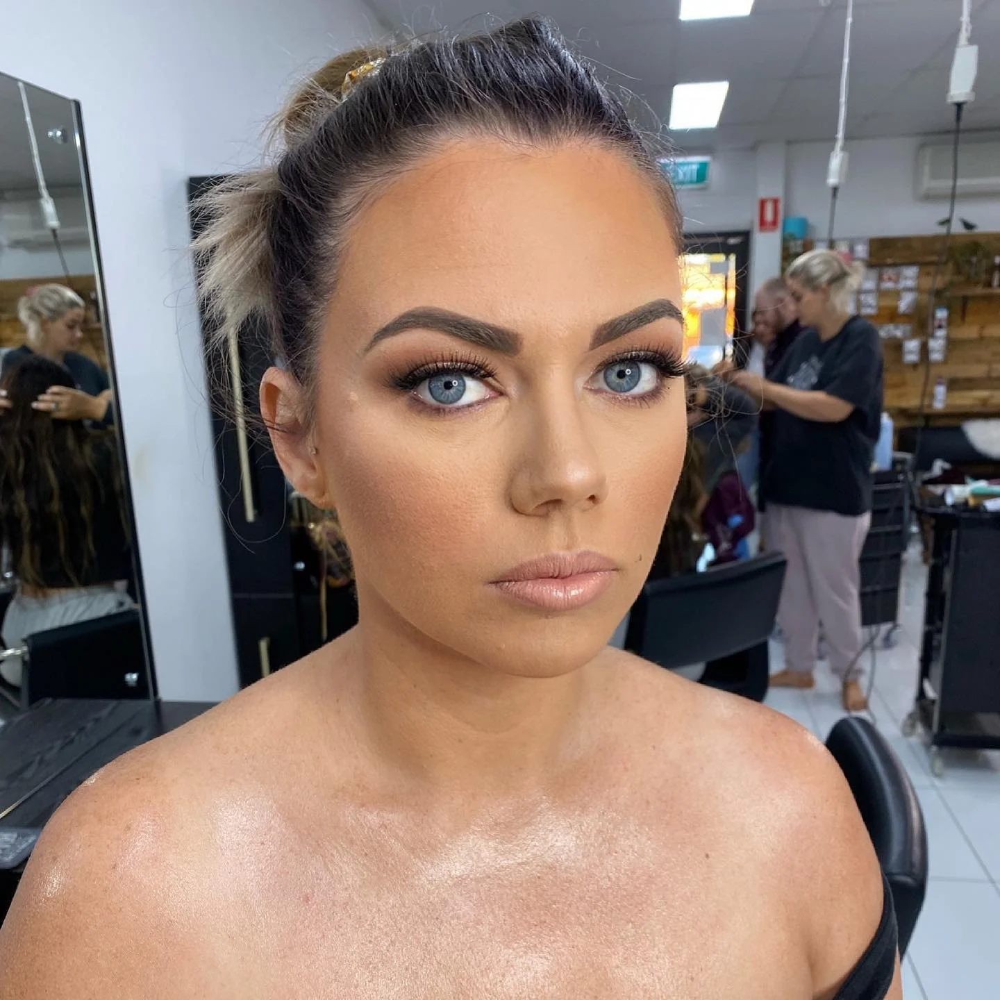 Defined neutral glamour makeup by Grace Studios CQ